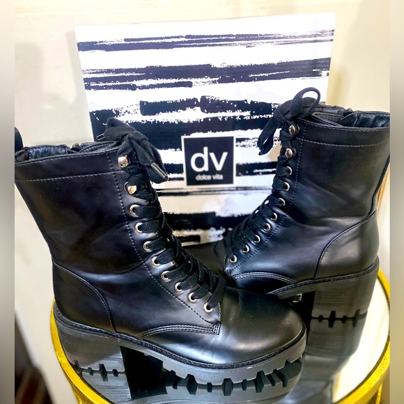 🖤DOLCE VITA 🖤 Good Condition | Size 9 | 2.75 in. | Lug Sole - Picture 1 of 10